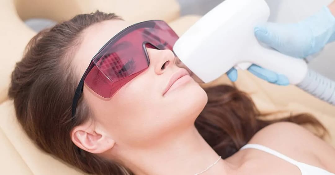 Ile kosztuje depilacja laserowa wąsika? Ceny i porównanie ofert