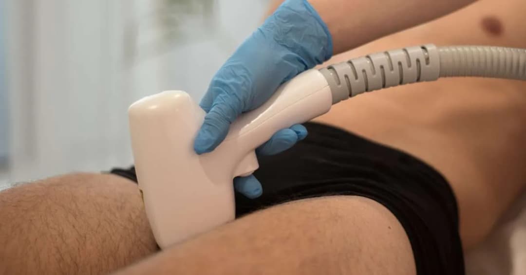 Czy golić miejsca intymne męskie? Poznaj korzyści i ryzyka tej decyzji