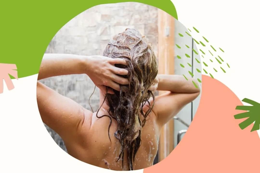 Ile trzymać peeling na głowie, aby uniknąć podrażnień skóry?