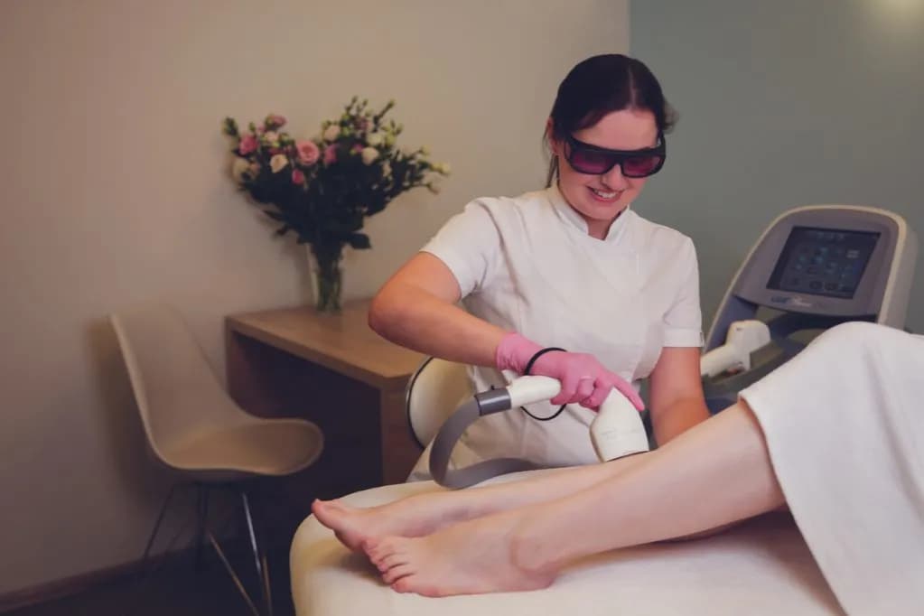 Czy depilacja laserowa jest szkodliwa? Odkryj prawdę o bezpieczeństwie